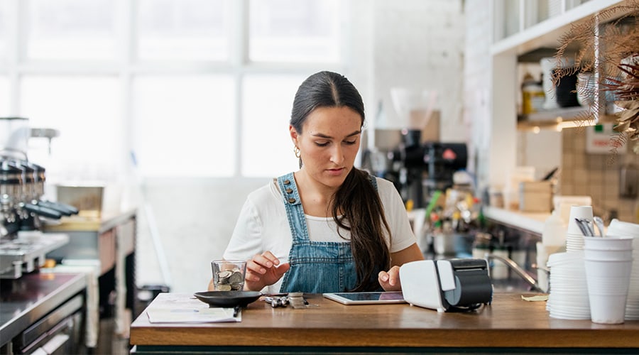 help manage your cashflow in crisis